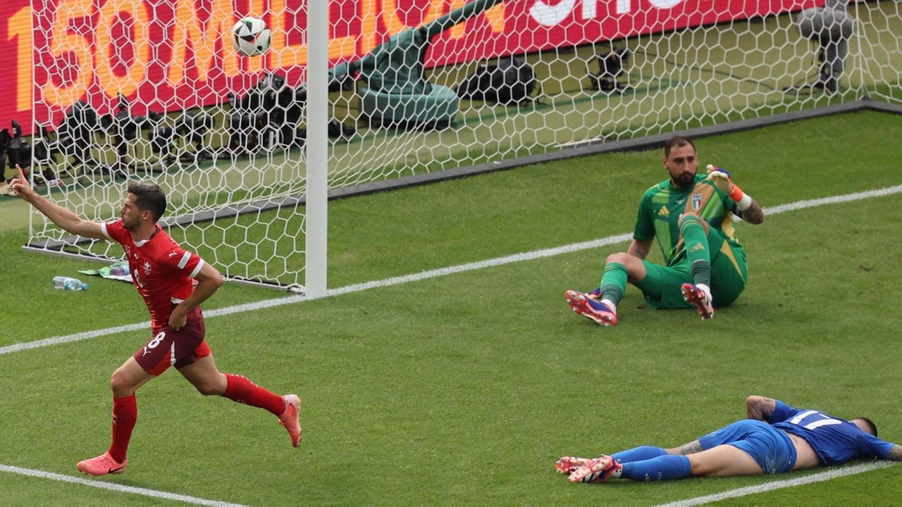 L'Italia esce dal G8 dell'Europa del pallone con una brutta sconfitta contro la Svizzera. Spalletti non chiede scusa, ma ammette la necessità di cambiamenti. La squadra di Yakin vince meritatamente, mentre gli azzurri appaiono molli e inconcludenti. Il futuro della Nazionale è incerto.