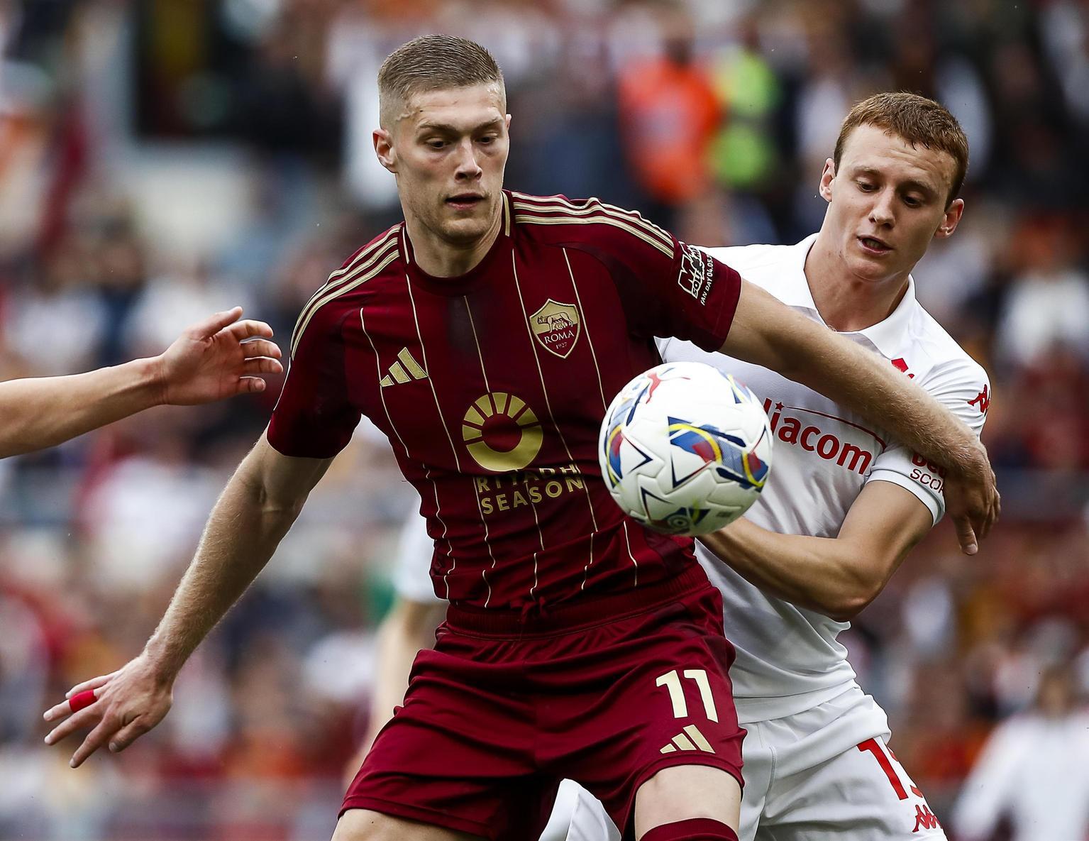 Mercato Roma: Dovbyk tra redenzione e cessione, Lucca per il futuro e Abraham in uscita Mercato Roma: Dovbyk tra redenzione e cessione, Lucca per il futuro e Abraham in uscita