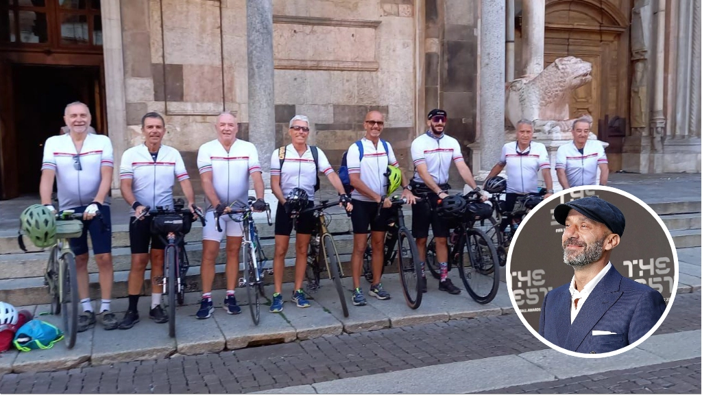Il gruppo che ha raggiunto Genova in bicicletta da Cremona per rendere omaggio a Gianluca Vialli