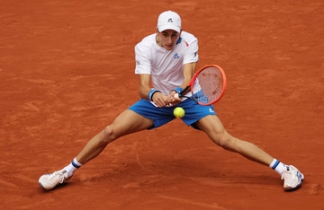 Arnaldi-Tsitsipas, ottavi del Roland Garros: orario e dove vedere il match in tv