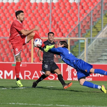 L’Ancona si prende il derby. Gol lampo firmato Alluci, la Recanatese in 10 va ko