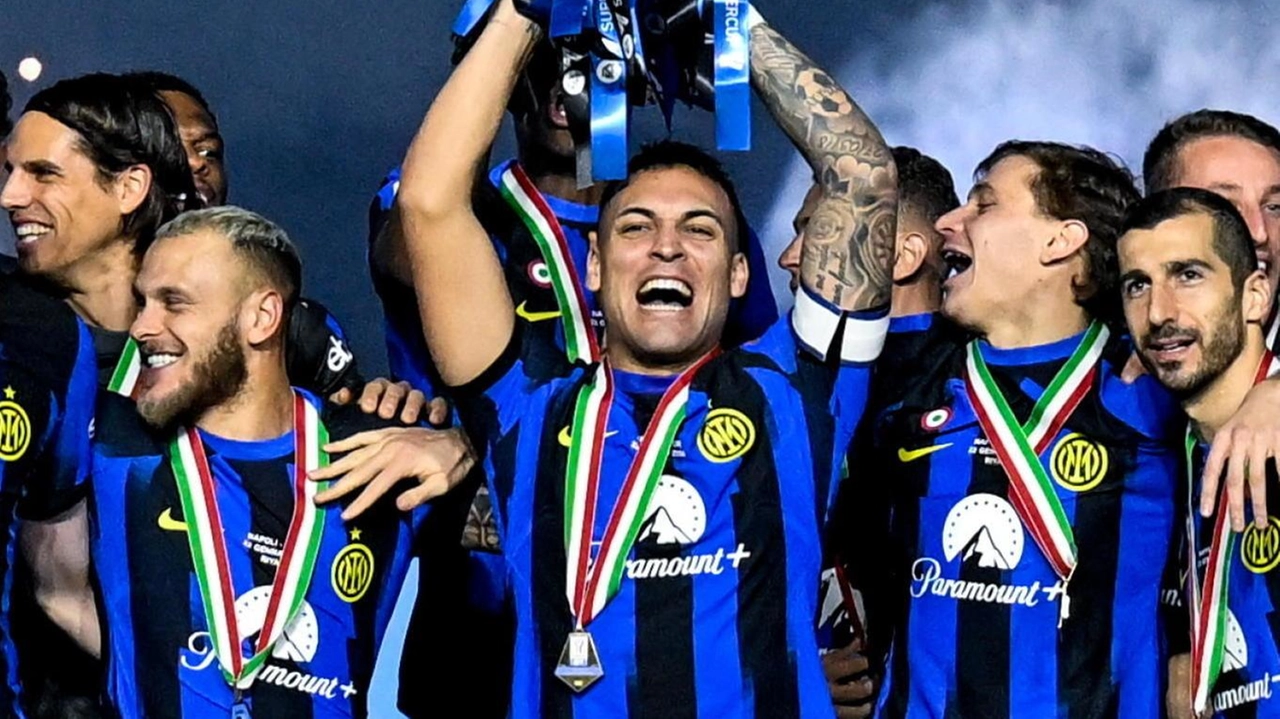 La Supercoppa Italiana si svolgerà per la quinta volta in Arabia Saudita, con Inter, Atalanta, Juventus e Milan in lizza per la vittoria. Le partite saranno trasmesse in diretta su Mediaset.