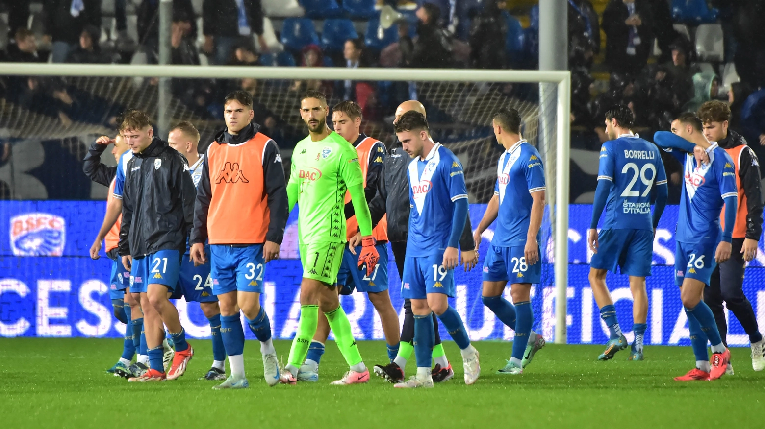 Dopo la secca cinquina patita con il Sassuolo, il tecnico lavora per rincuorare le Rondinelle in vista della trasferta a Cesena