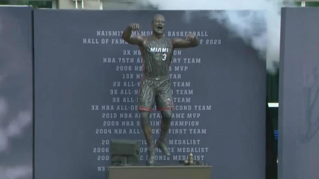 La statua dedicata a Wade