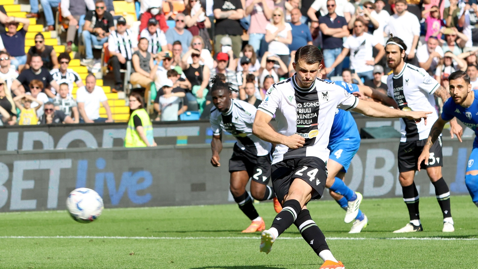 Udinese-Empoli, Samardzic segna il rigore del pareggio
