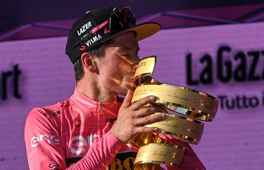 Montepremi Giro d'Italia 2024, quanto guadagna chi vince: dalla tappa alla maglia rosa