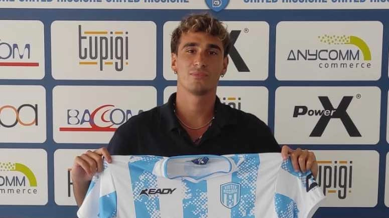 Mattia Cozzari, centrocampista emiliano classe 1999, non è più un giocatore dello United Riccione. Ai saluti anche il difensore Alessandro Rossi