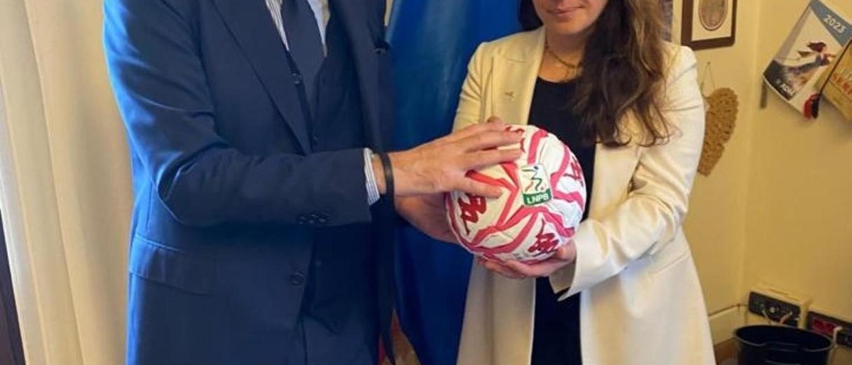 Violenza donne: da Balata pallone rosso a ministro Locatelli