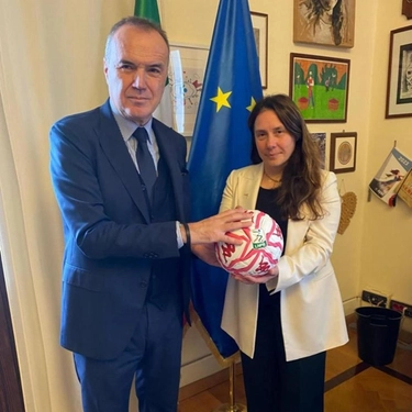 Violenza donne: da Balata pallone rosso a ministro Locatelli