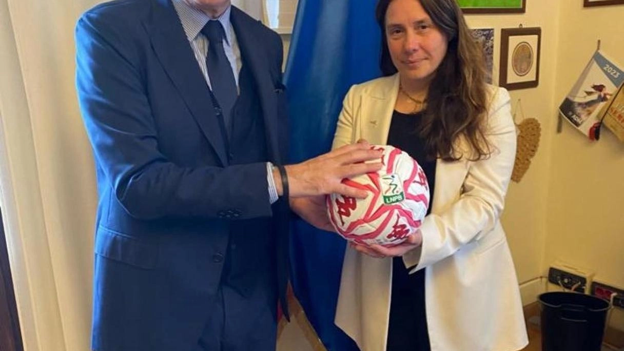 Violenza donne: da Balata pallone rosso a ministro Locatelli