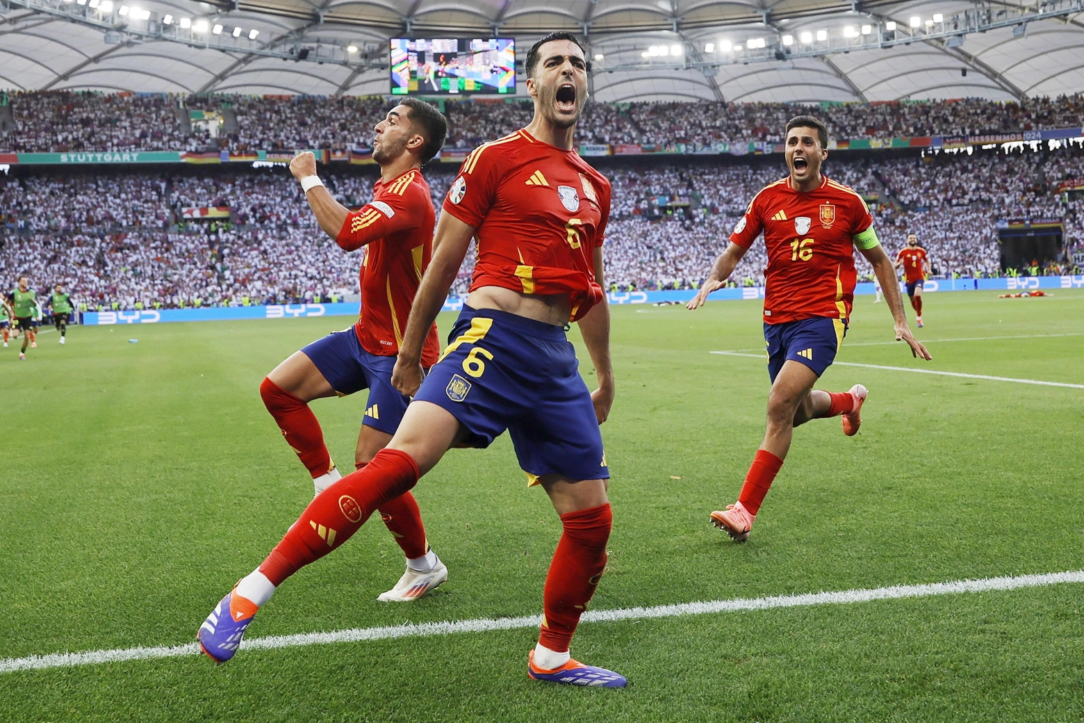 L'esultanza dei giocatori spagnoli dopo la vittoria contro la Germania