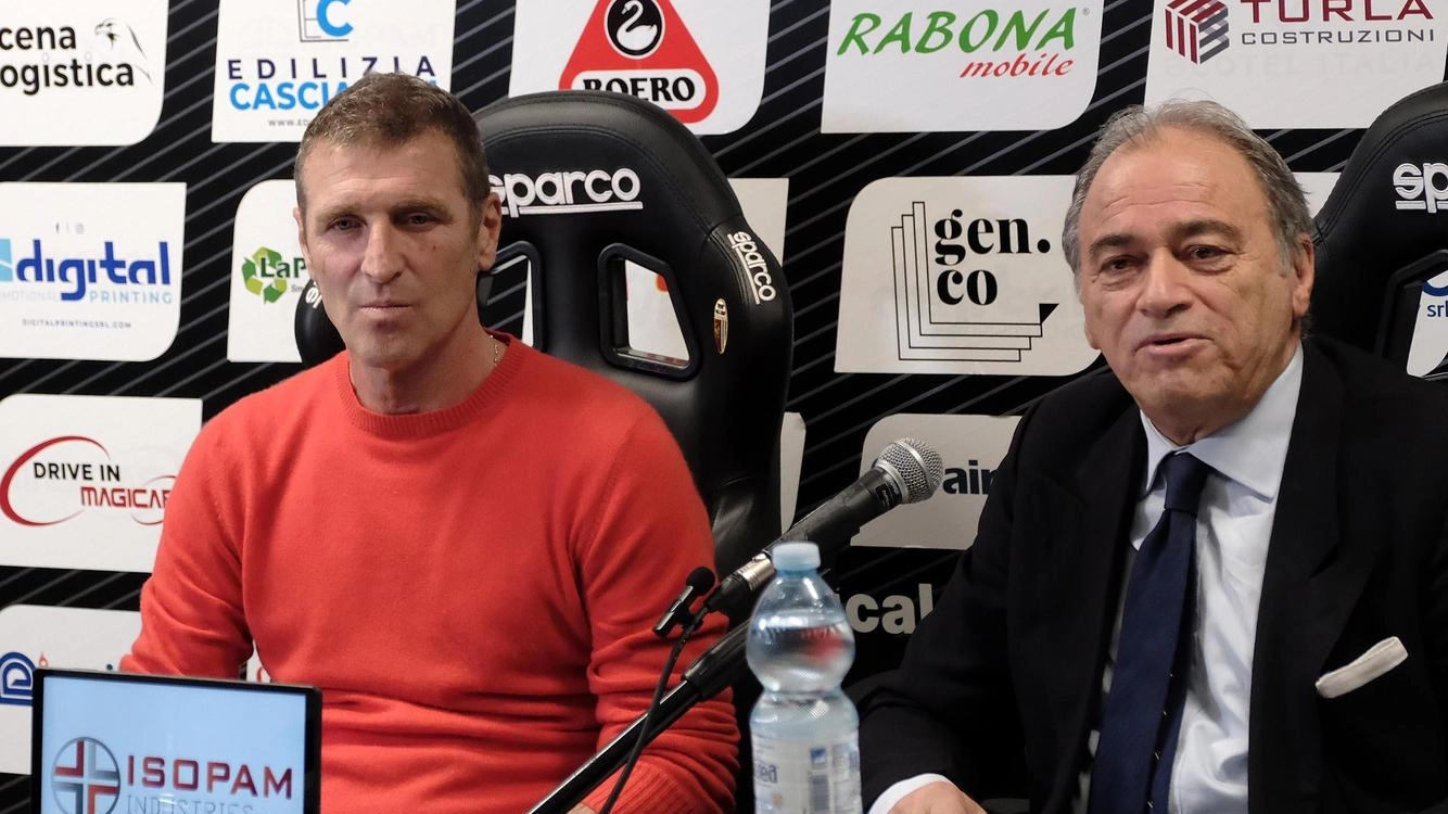 Ascoli, comincia la sfida di Massimo Carrera: "Questa squadra ha le qualità per salvarsi"