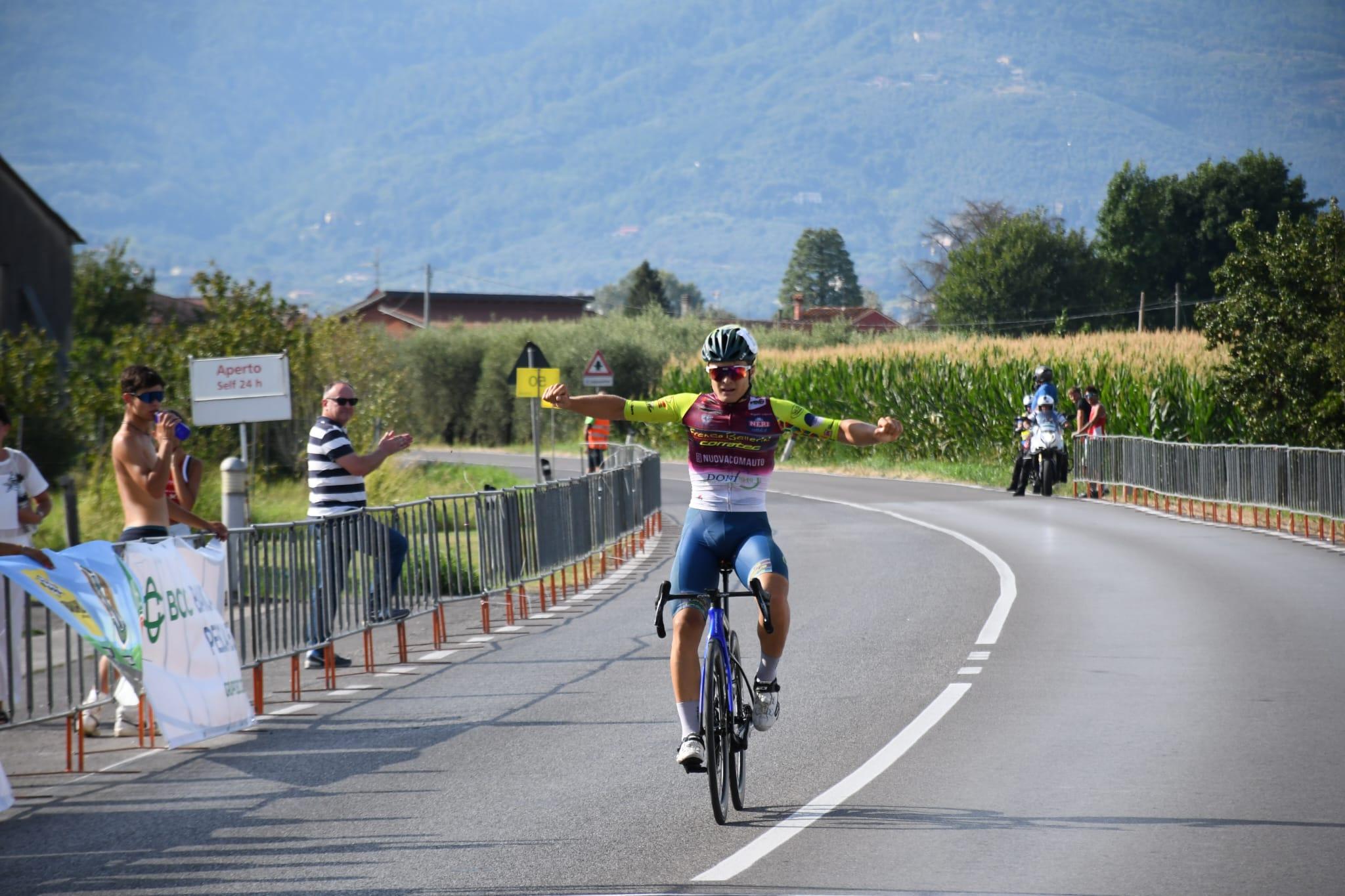 Ciclismo: Cozzani stacca tutti nel Trofeo Maionchi a Chiesanuova