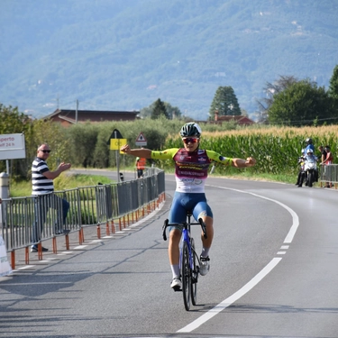 Ciclismo: Cozzani stacca tutti nel Trofeo Maionchi a Chiesanuova