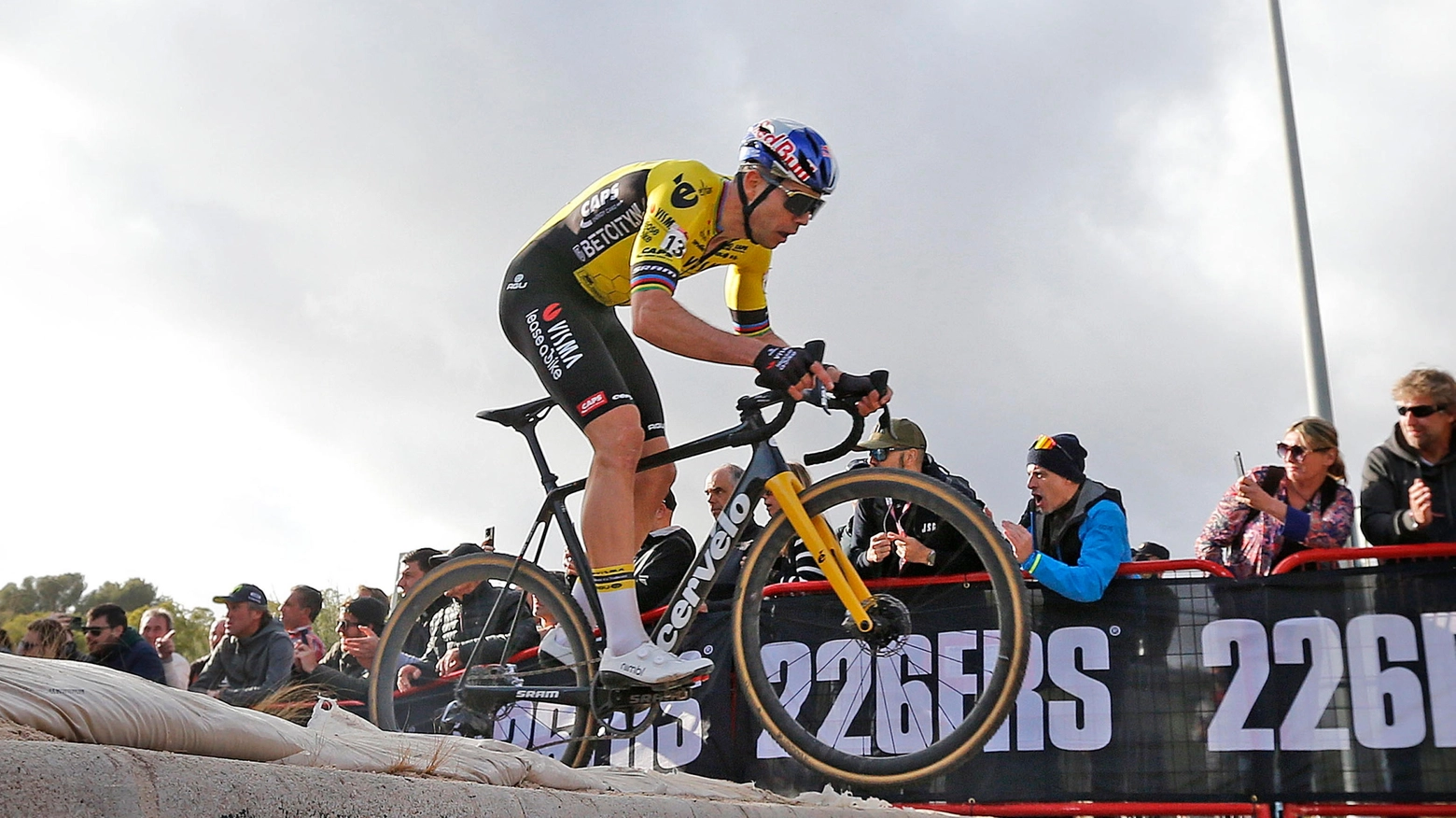 Il giorno di Pasqua è da tradizione in compagnia del Giro delle Fiandre: edizione 2024 da Anversa a Oudenaarde con la solita accoppiata Kwaremont-Paterberg