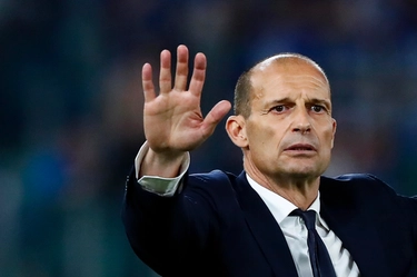 Allegri esonerato, non è più l’allenatore della Juventus: “Comportamenti non compatibili con i valori del club”