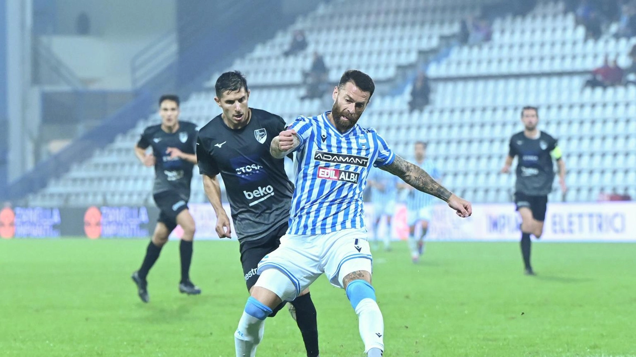 Serie C girone B: Pescara in testa alla classifica con 32 punti, seguito da Torres e Ternana. Lucchese e Legnago Salus pareggiano 1-1. Altri incontri in programma oggi.