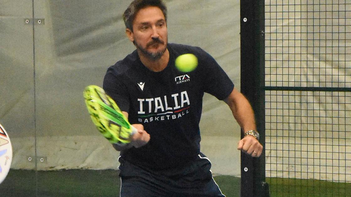 Che bella Italia, tra vin brulè e sfide a padel