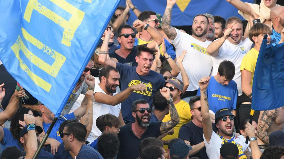 https://sport.quotidiano.net/image-service/view/acePublic/alias/contentid/NDgwNjU5ZWMtZGUzZS00/0/gia-finito-leffetto-del-nuovo-stadio-dei-marmi.jpeg?f=16:9&w=1200&h=630