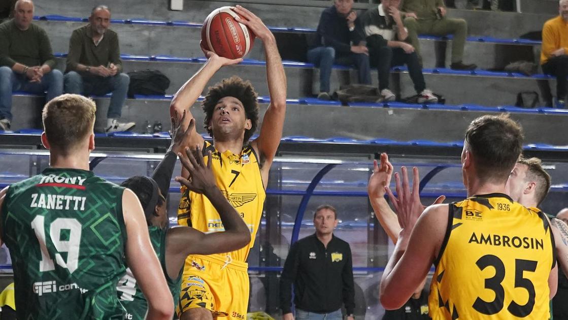 https://sport.quotidiano.net/image-service/view/acePublic/alias/contentid/NDgyZjQ3NGUtOGMwYy00/0/la-virtus-sinceppa-nel-finale-treviglio-no.jpeg?f=16:9&w=1200&h=630