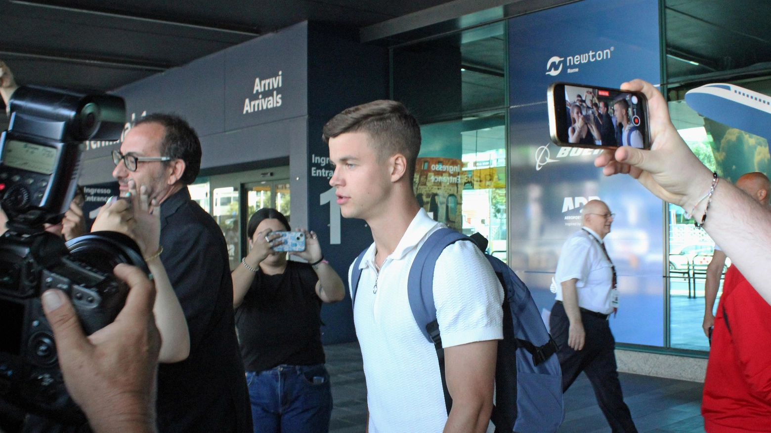 Samuel Dahl all'aeroporto di Fiumicino