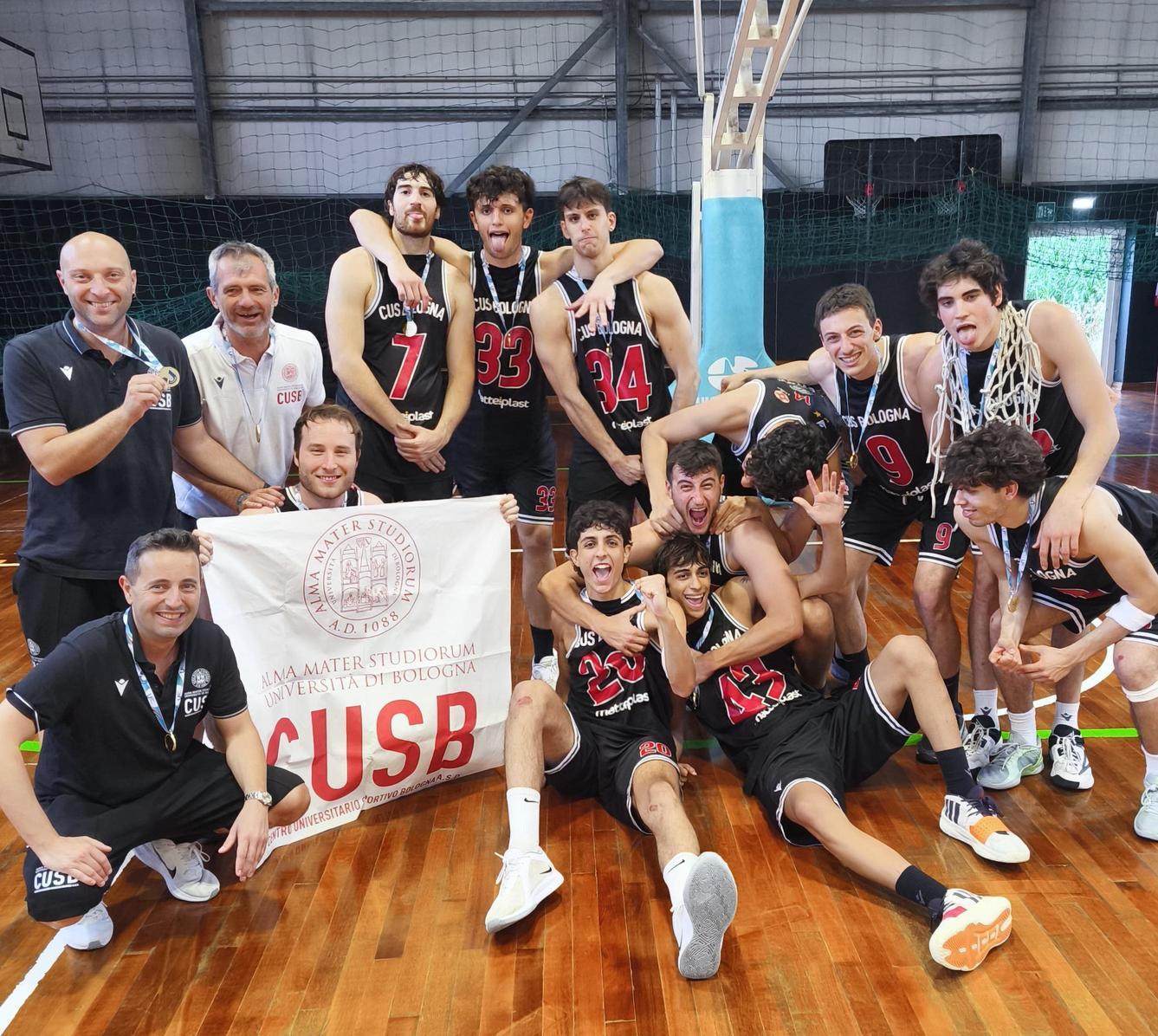 Cus Bologna trionfa nella pallacanestro: oro ai campionati universitari Cus Bologna trionfa nella pallacanestro: oro ai campionati universitari