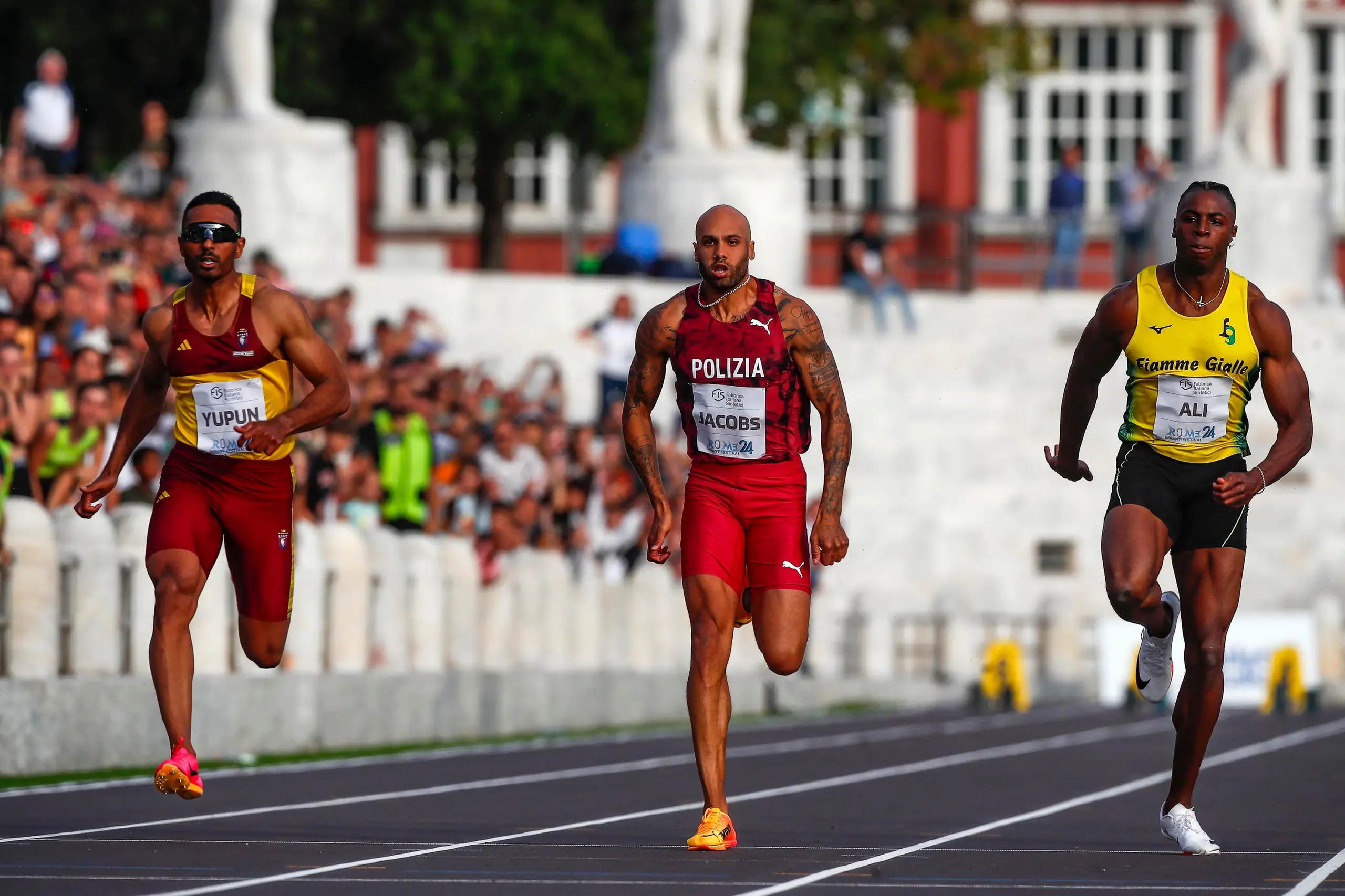 Marcell Jacobs vince i 100 metri allo Sprint Festival di Roma: ma non scende sotto i 10 secondi