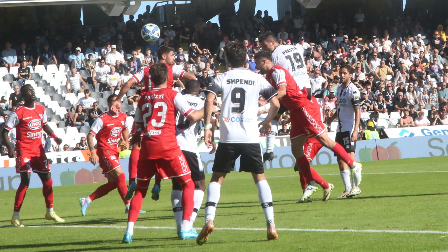 Cesena Mantova finisce 4-2 al Manuzzi. Il terzo gol del Cesena è di Prestia (Foto Ravaglia)