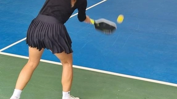 Il pickleball, sport in crescita in Lombardia, mescola elementi di tennis e padel. Ex tennisti e giocatori si avvicinano, con la Lombardia in prima linea. Prossimo Master nazionale a Torino con la Lombardia in pole position.