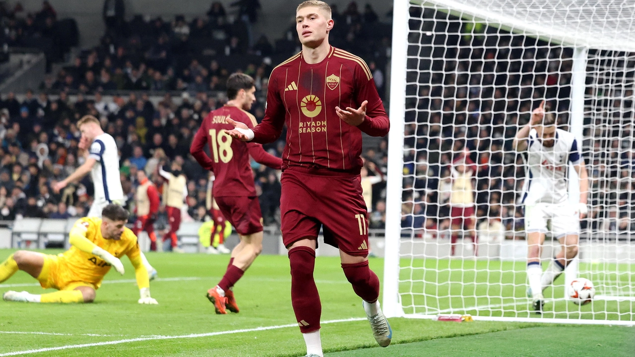 Artem Dovbyk, attaccante della Roma Artem Dovbyk, attaccante della Roma