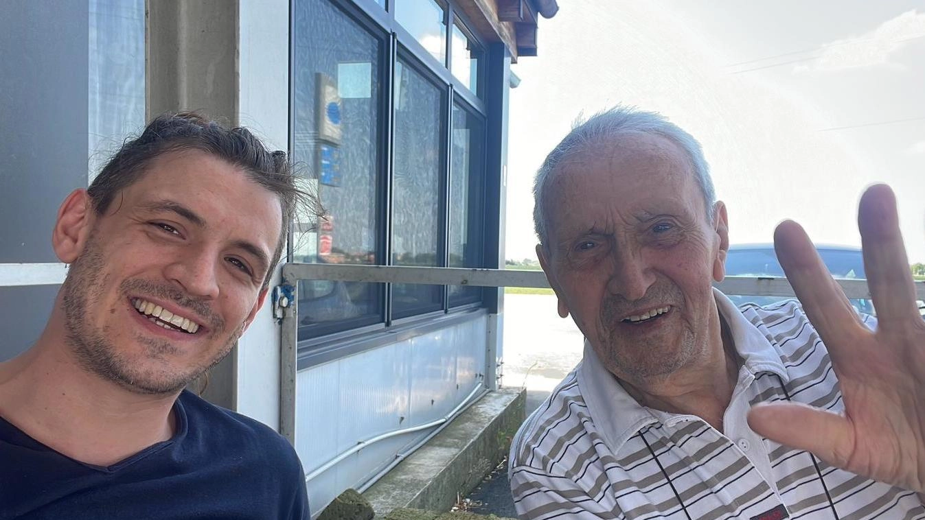 "Nonno Renato ha 93 anni. Sono cresciuto con lui. E ora lo porto allo stadio"