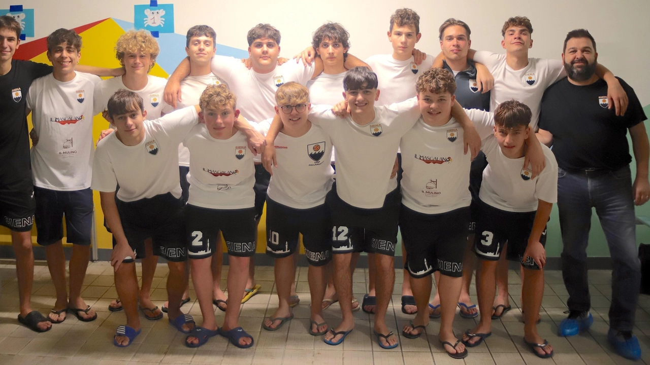 Oggi alle 14,45, scenderà in acqua la squadra juniores del Siena Nuoto (nella foto) contro Esseci Nuoto, nella piscina Nannini... Oggi alle 14,45, scenderà in acqua la squadra juniores del Siena Nuoto (nella foto) contro Esseci Nuoto, nella piscina Nannini...