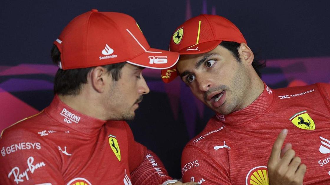 Ferrari, Leclerc vuole aprire la scatola cinese. Sainz è diventato l’uomo d’oro del mercato