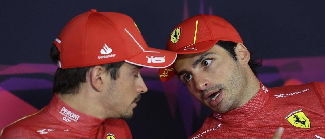 Ferrari, Leclerc vuole aprire la scatola cinese. Sainz è diventato l’uomo d’oro del mercato