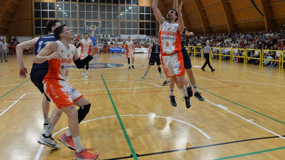 Basket playoff serie C, gara2. Baskérs indomiti e implacabili:. Reggio ...