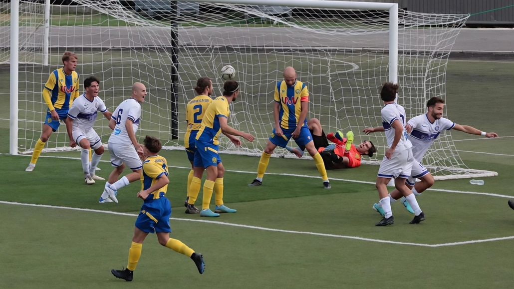 L’esultanza di Rombini dopo il suo gol che ha dato la vittoria al Montefano sull’Urbino