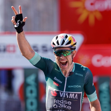 Ciclismo, Van Aert rinnova a vita con la Visma-Lease a Bike