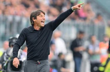 Napoli-Lecce, Conte: "Ora possiamo gustarci Inter-Juventus"