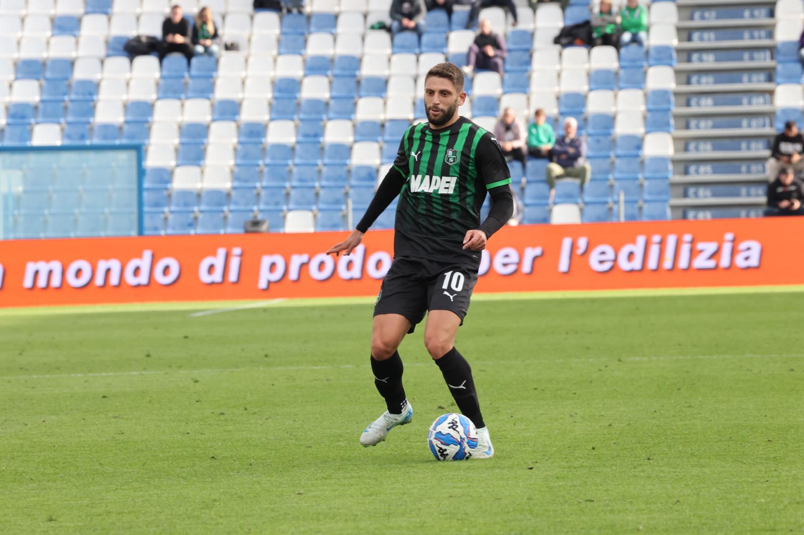 https://sport.quotidiano.net/image-service/view/acePublic/alias/contentid/NGNlYTIzMDctNTliMC00/0/domenico-berardi-potrebbe-arrivare-dal-sassuolo-con-la-formula-di-un-prestito-semestrale-oneroso.jpeg