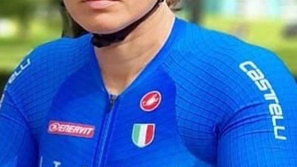 Ana Maria Vitelaru conquista il bronzo ai campionati del mondo di handbike a Zurigo, nonostante la fatica e il lutto familiare. Domani si riprende con la prova in linea su un percorso più impegnativo.