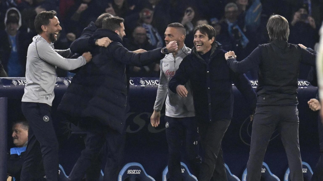 Antonio Conte sottolinea il successo del Napoli contro la Juventus e punta all'Europa, nonostante le assenze di Osimhen e Kvaratskhelia.