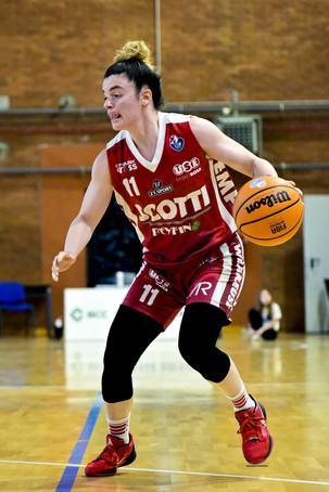 https://sport.quotidiano.net/image-service/view/acePublic/alias/contentid/NGUxYmFjZTQtMTkwYy00/0/niente-ciliegina-sulla-torta-per-la-scotti-biancorosse-sconfitte-da-sanga-milano.jpeg