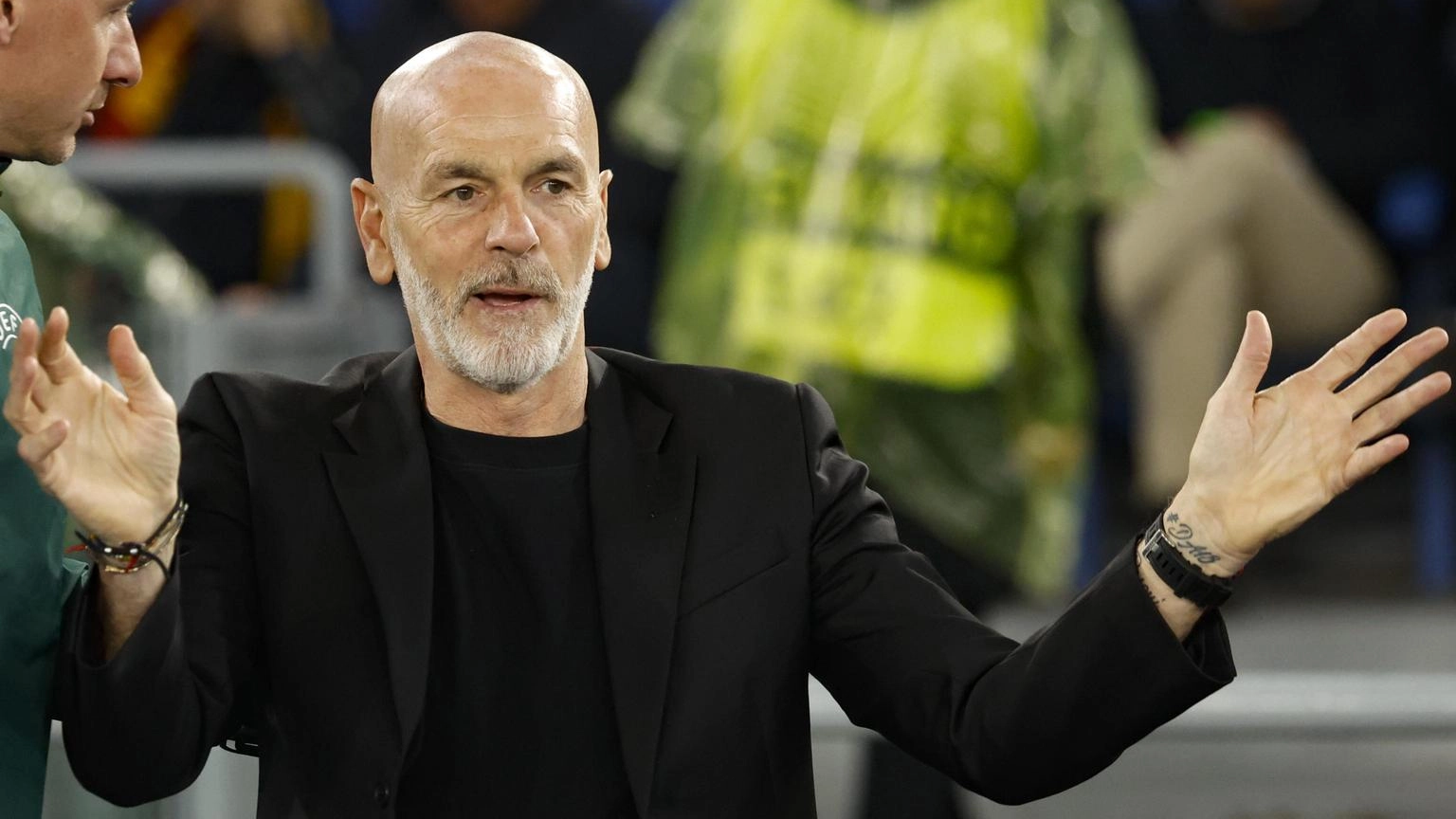 Pioli, finchè ho il contratto con Milan non parlerò con altri