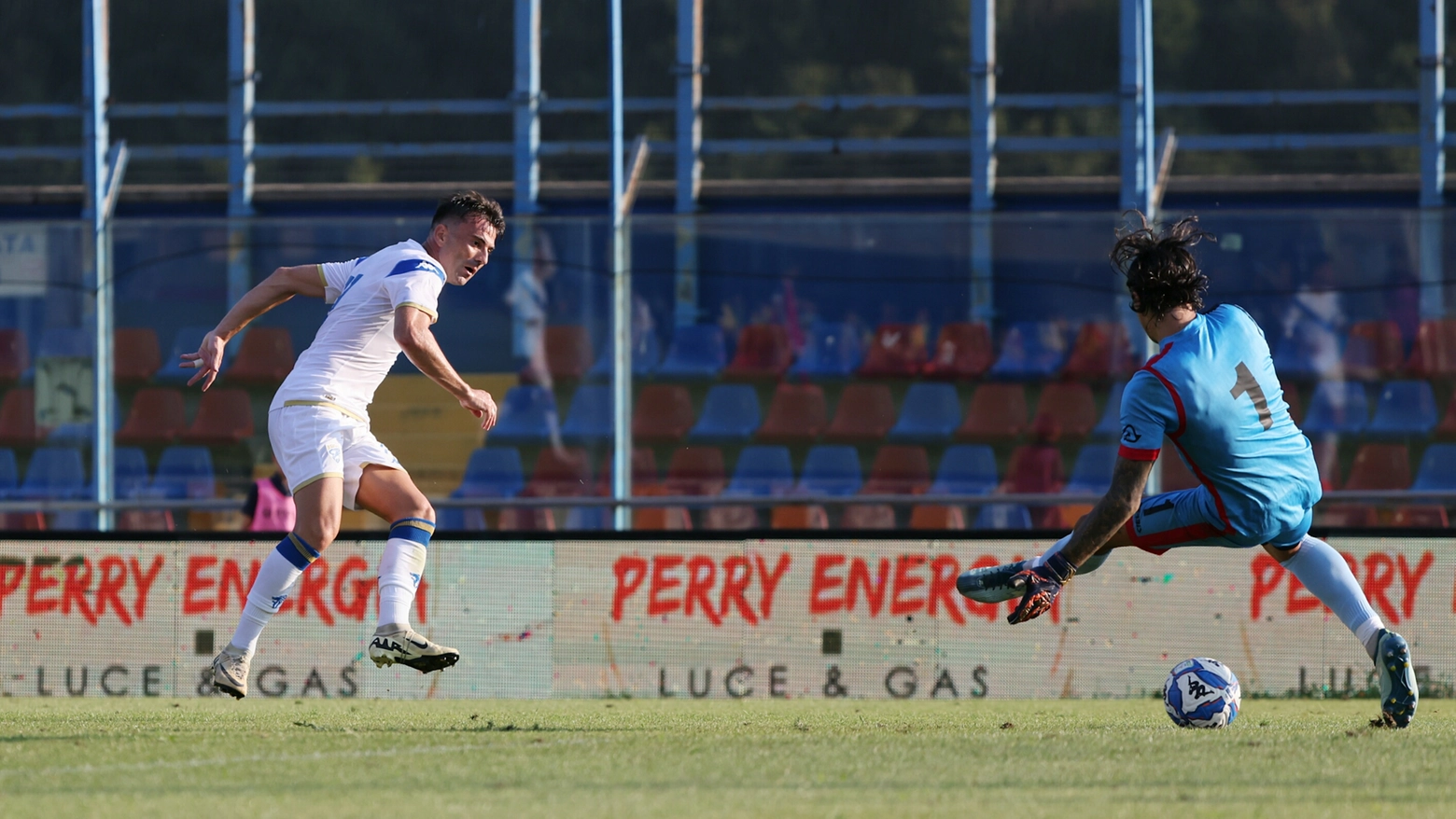 Il gol di Gabriele Moncini nel match amichevole tra Lumezzane e Brescia (Fotolive)