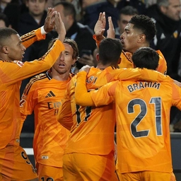 Real Madrid in rimonta batte Valencia 2-1 e guida la Liga