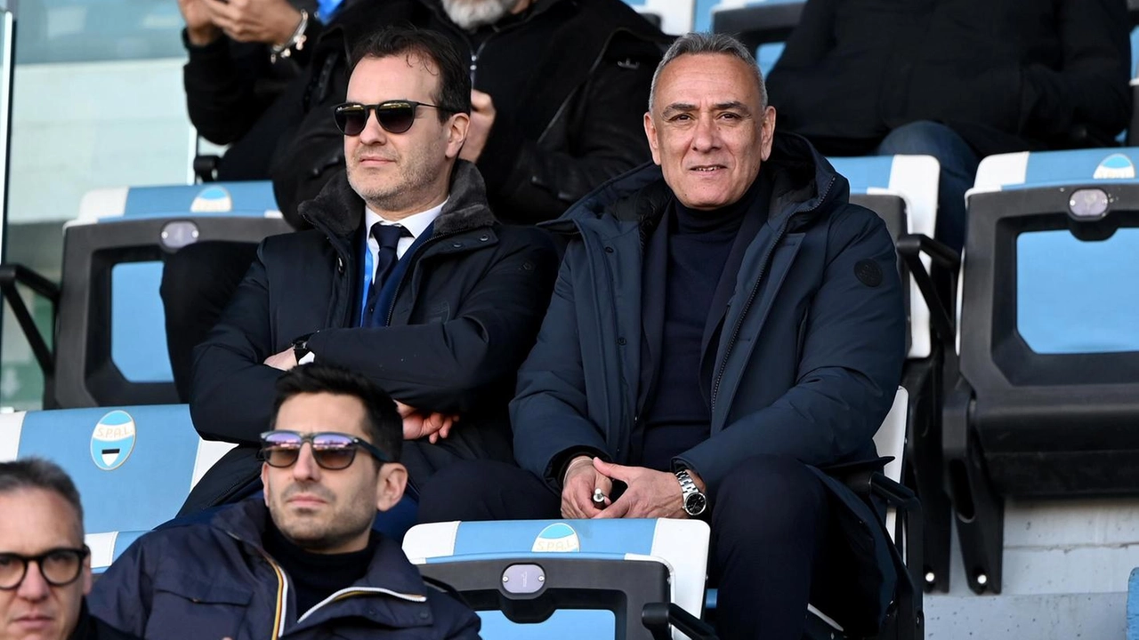 Armando Ortoli, primo da destra, è pescarese doc ma ha lavorato con la Spal nella stagione 2022/2023. Nel corso della propria carriera ha guidato il mercato di società importanti come Frosinone, Catanzaro e Brescia (Foto Bp)