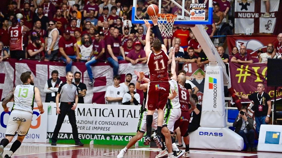 Basket, la Libertas vola in semifinale: Faenza si arrende 72 59