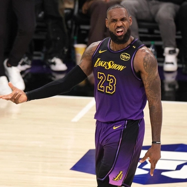 Nba: Jokic meglio di LeBron, Denver vince a casa dei Lakers