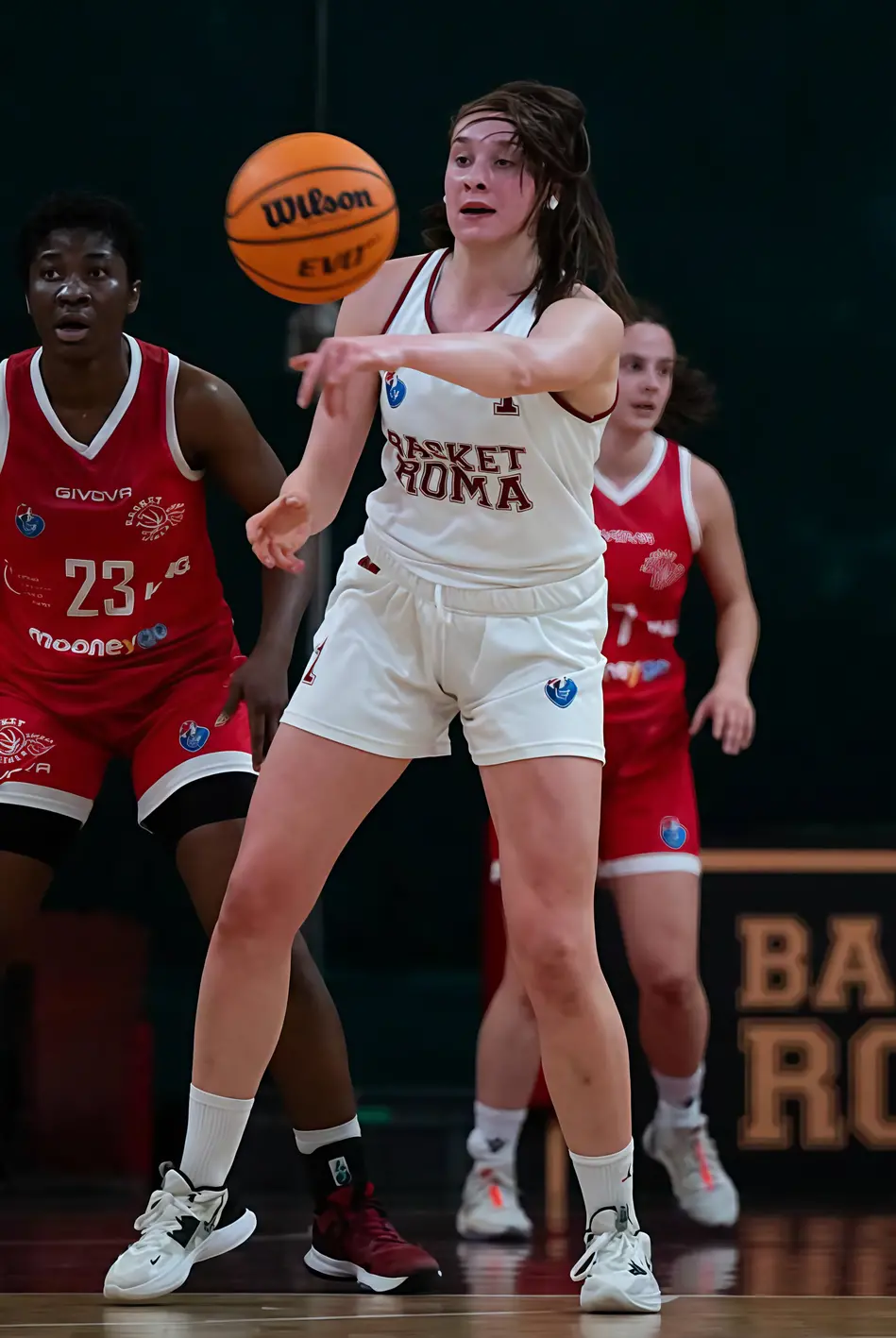 Basket Femminile. Use Rosa, Arriva La Giovane Ala Leghissa . La Play ...