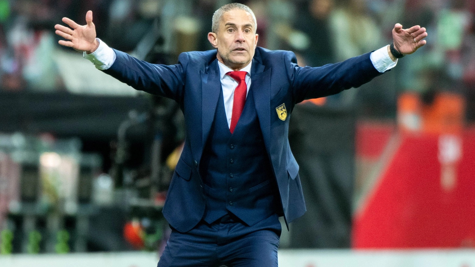 L'allenatore dell'Albania Sylvinho (foto Mondadori)